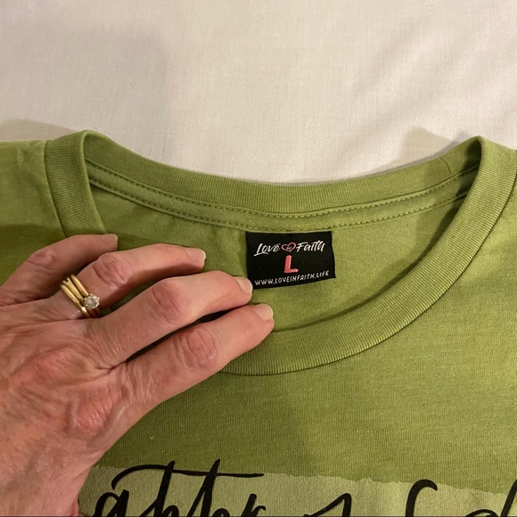 DAUGHTER BLESSING T Shirt Size L Green by LOVE FAITH - Picture 5 of 6